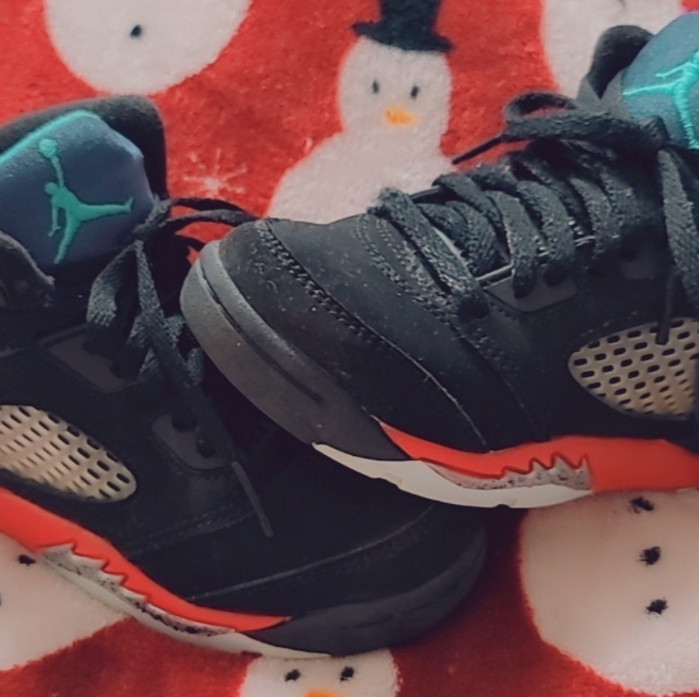 Fire red, Metallic, Grape Jordan 4s